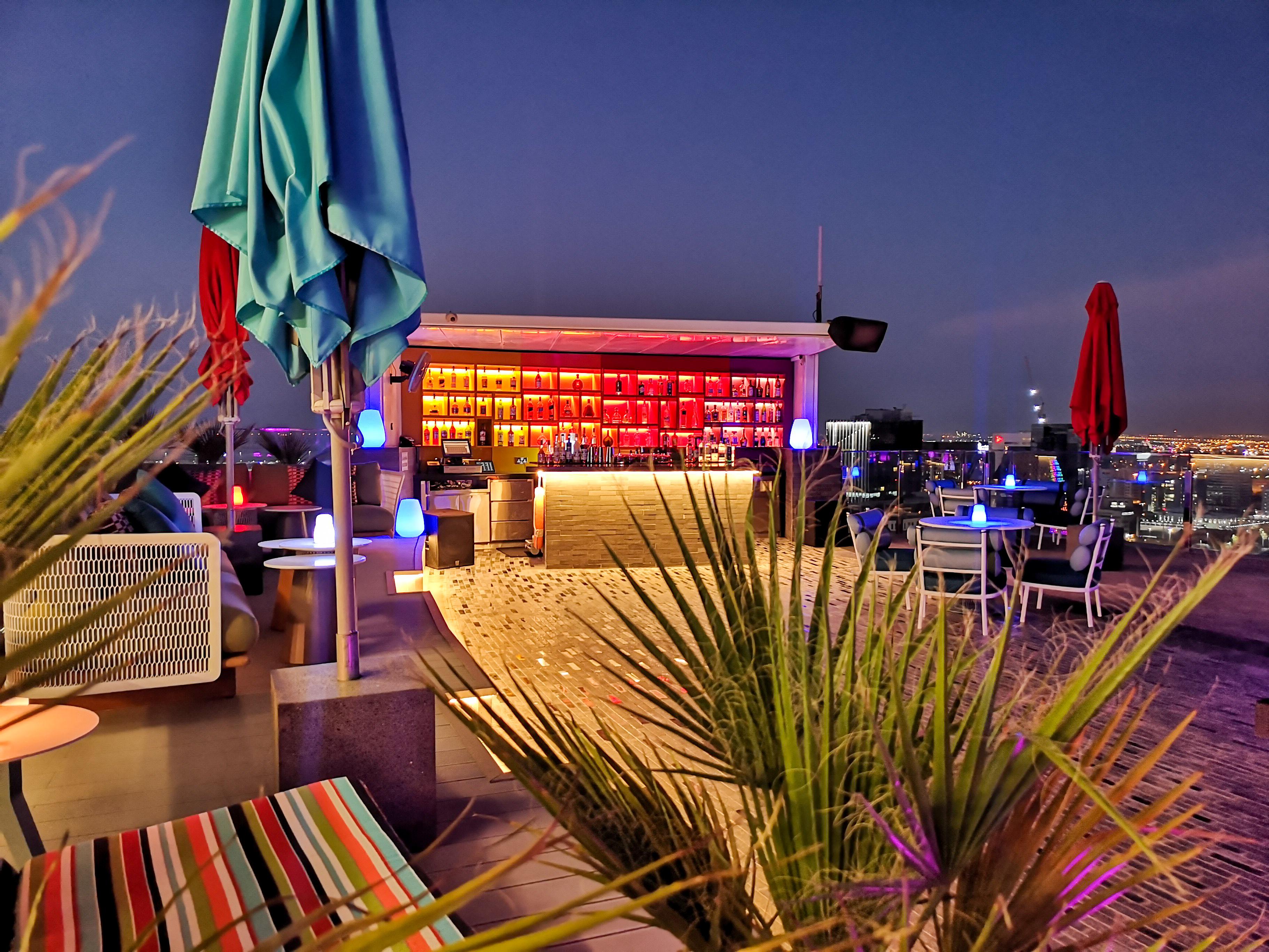 Andaz Capital Gate Abu Dhabi, By Hyatt Hotel Luaran gambar Skyline Bar