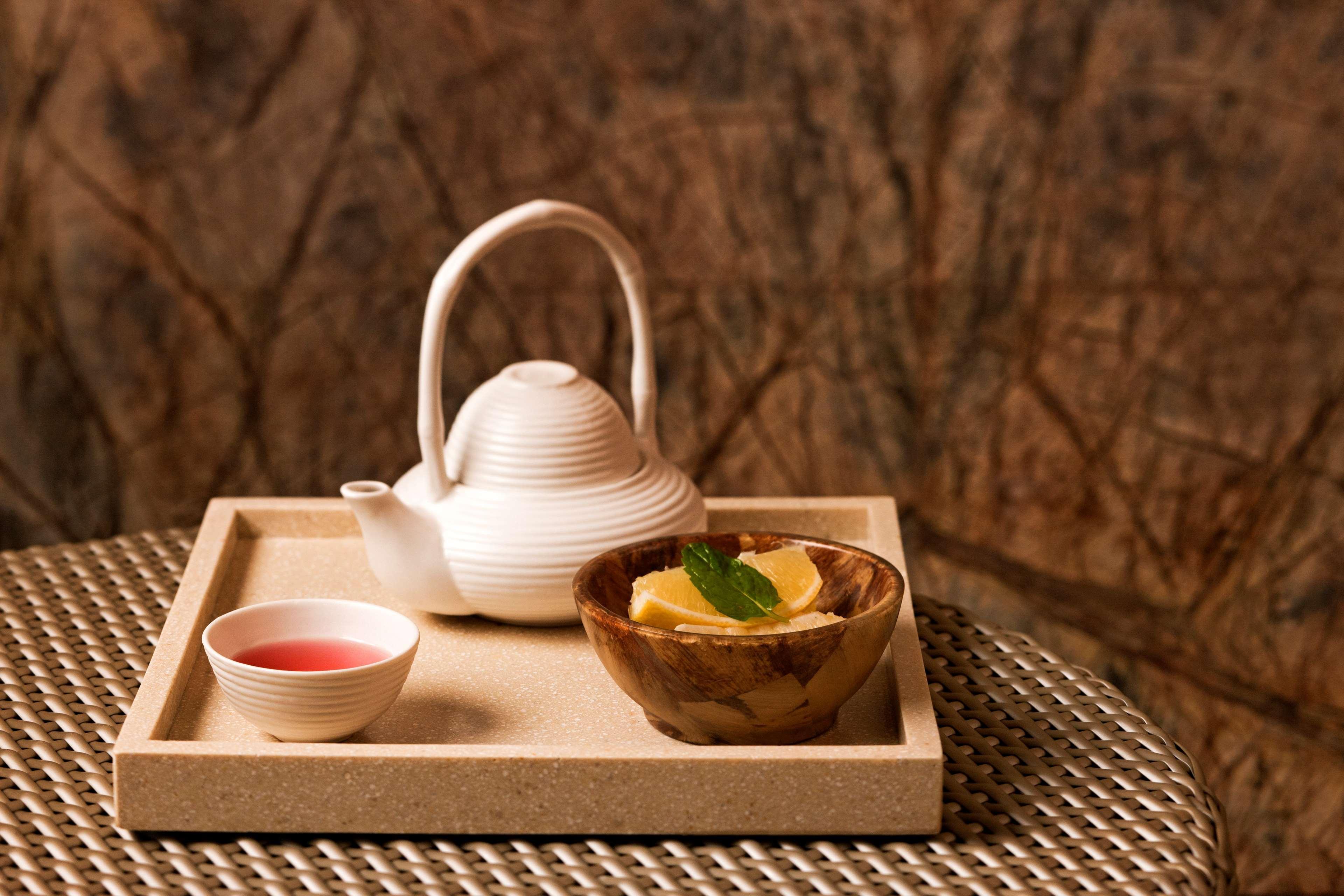 Andaz Capital Gate Abu Dhabi, By Hyatt Hotel Luaran gambar A tea tray