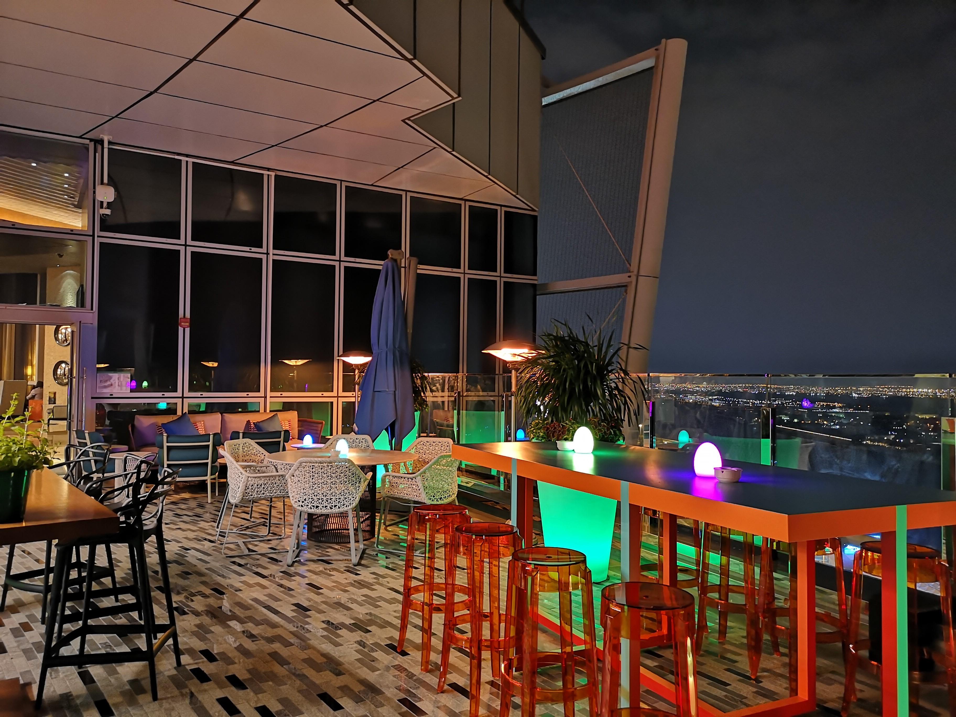 Andaz Capital Gate Abu Dhabi, By Hyatt Hotel Luaran gambar Sky Bar
