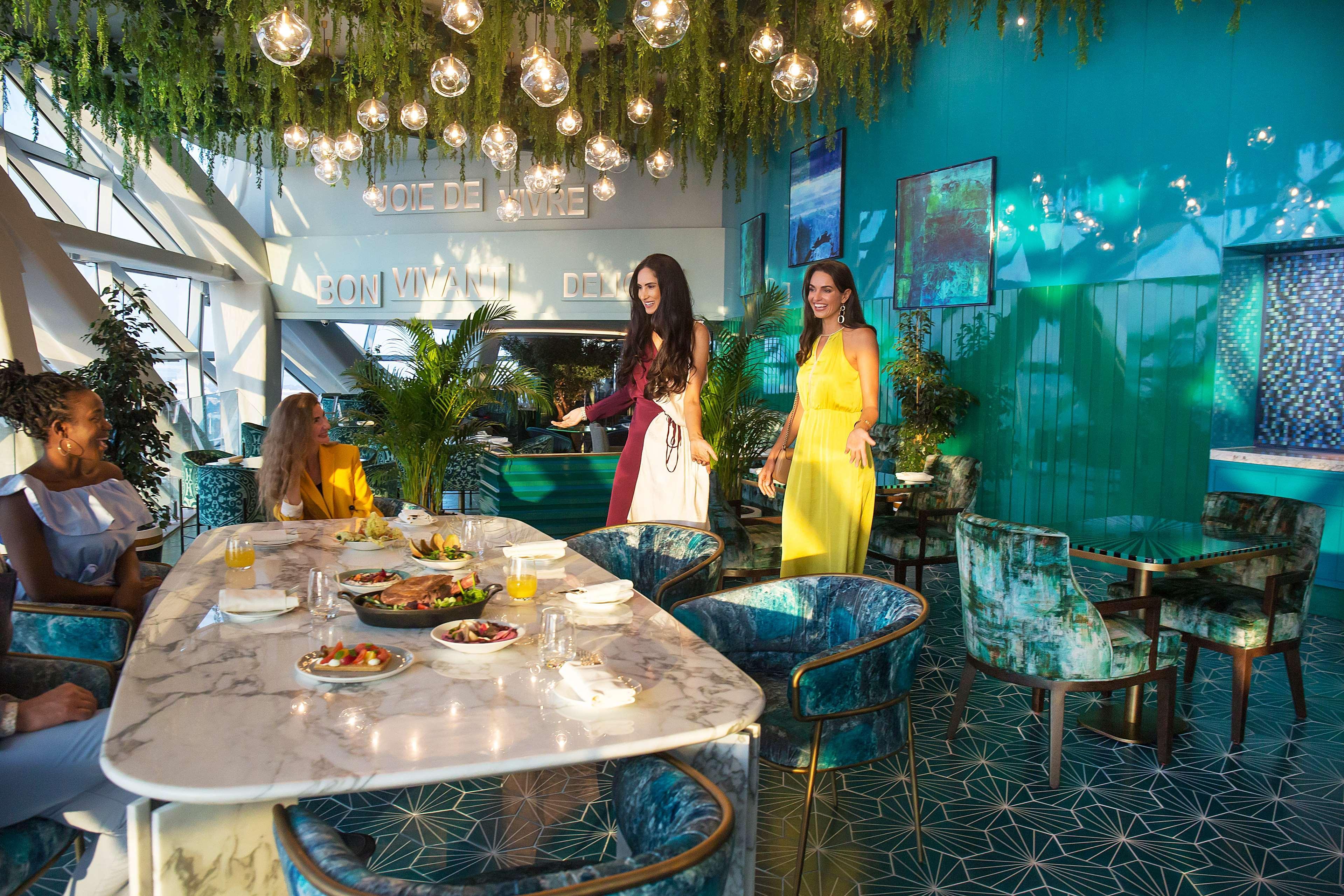 Andaz Capital Gate Abu Dhabi, By Hyatt Hotel Luaran gambar The interior of the restaurant