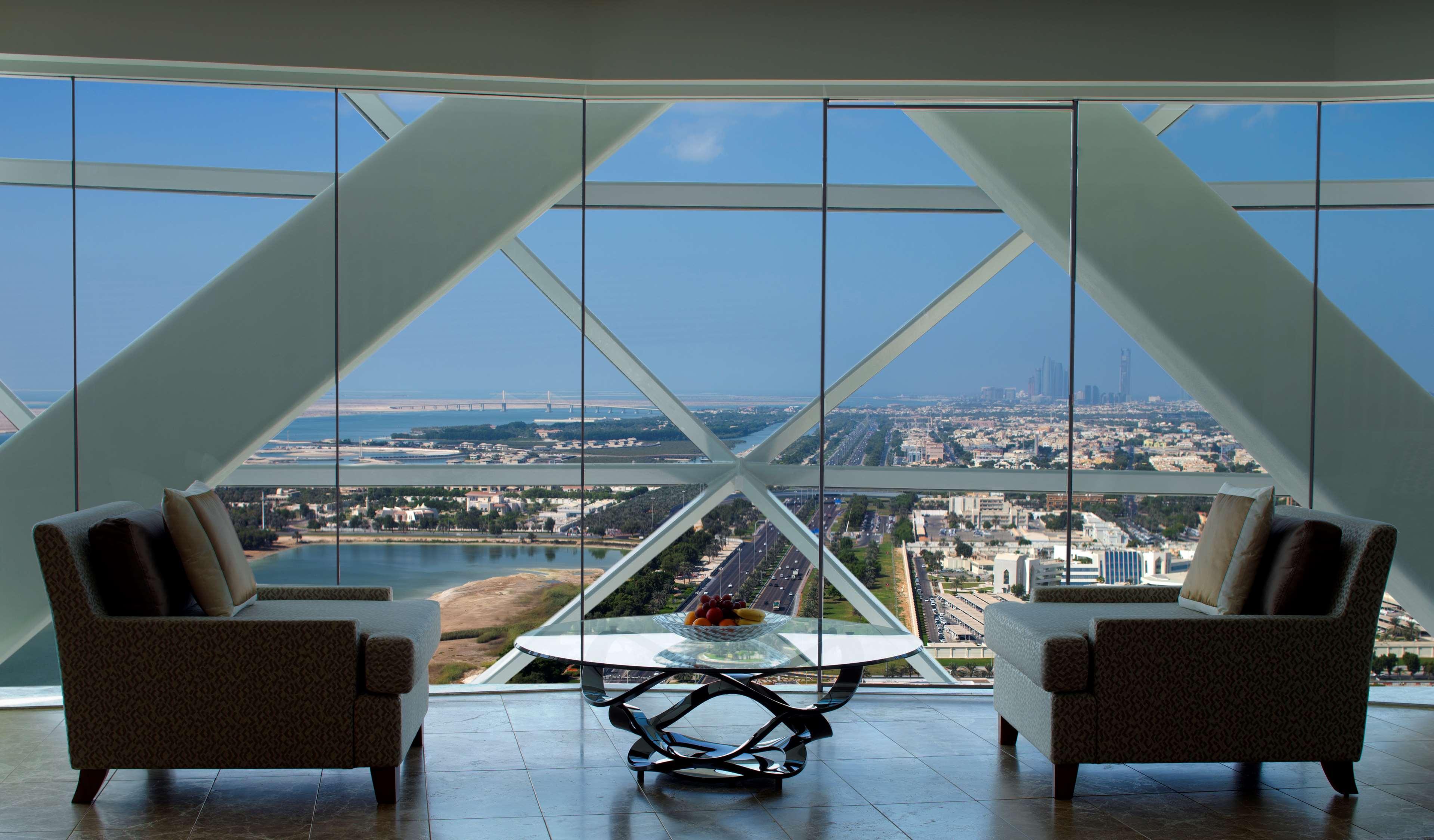 Andaz Capital Gate Abu Dhabi, By Hyatt Hotel Luaran gambar View from the 30th floor