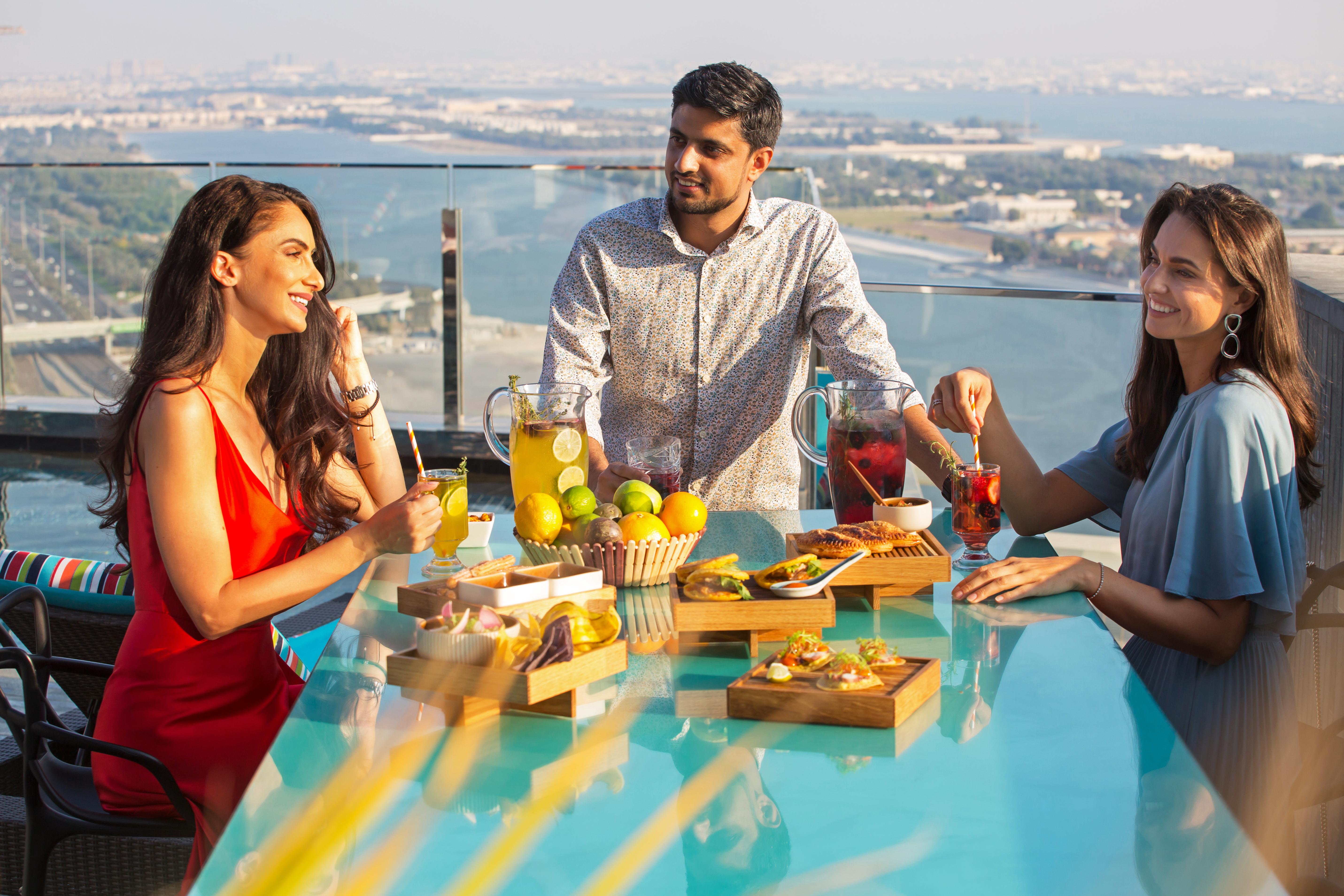 Andaz Capital Gate Abu Dhabi, By Hyatt Hotel Luaran gambar Skyline Lounge at Dubai International Airport