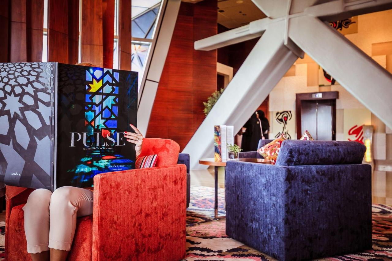 Andaz Capital Gate Abu Dhabi, By Hyatt Hotel Luaran gambar Pulse Hilton Hotel